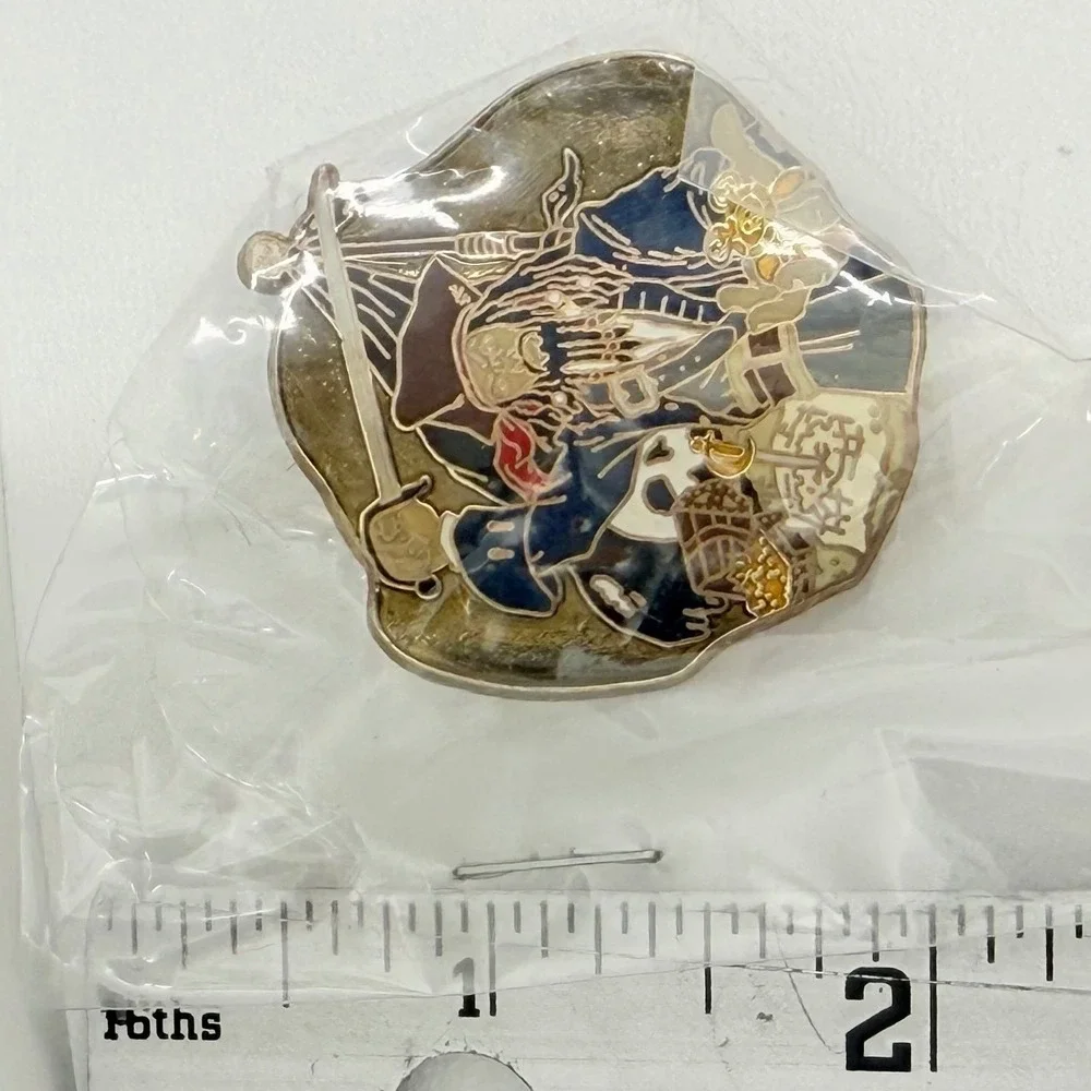 Disney Pirates of the Caribbean Jack Sparrow Legend of the Golden Pins 2006 Pin